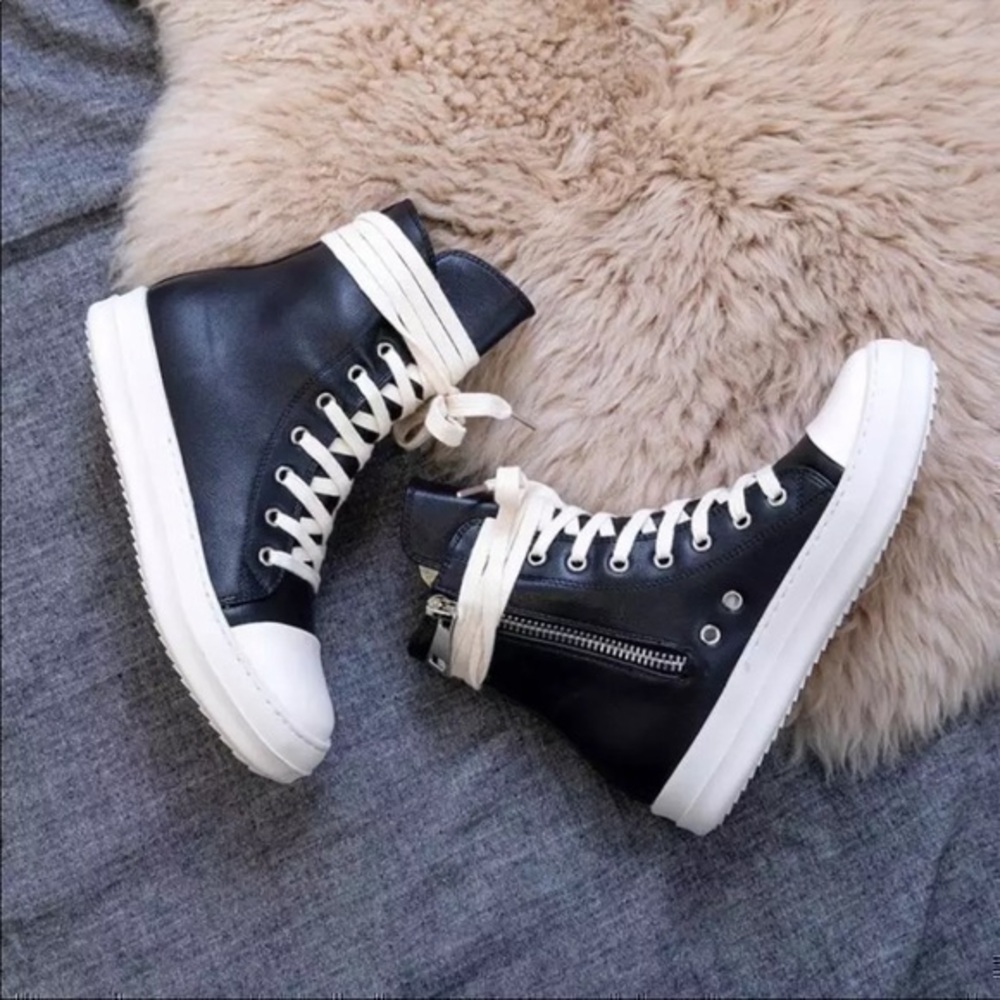 Trendy Lace Up Sneakers
